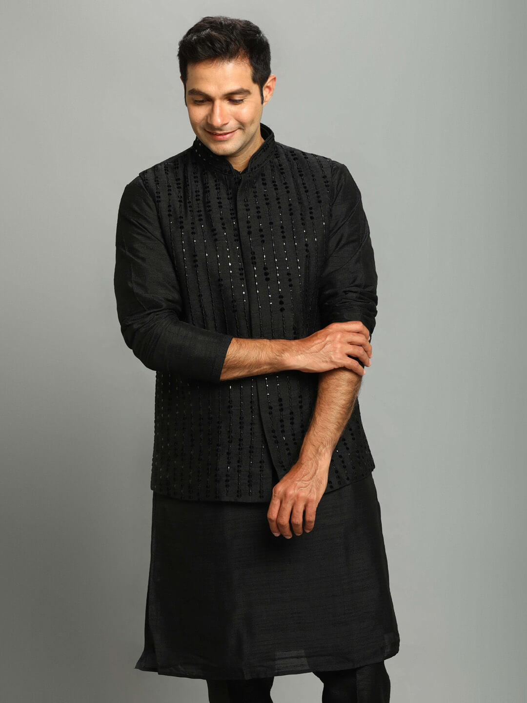 black-netted-kurta-pyjama-bandi