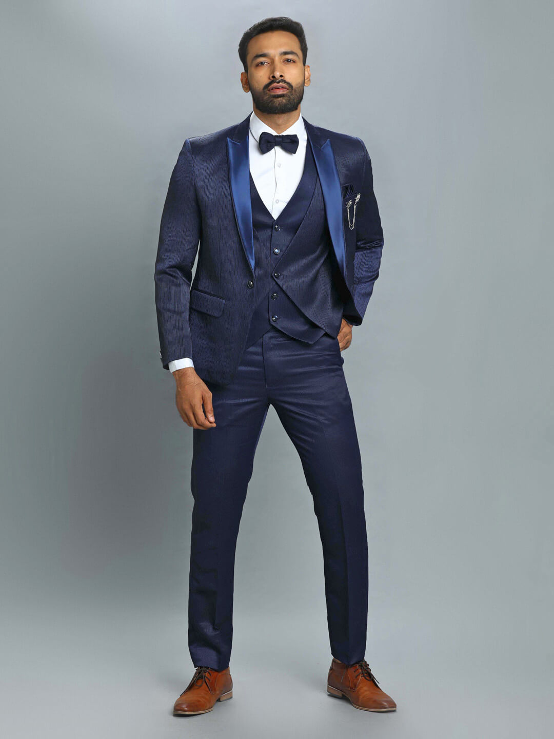blue-straight-lines-3-piece-suit