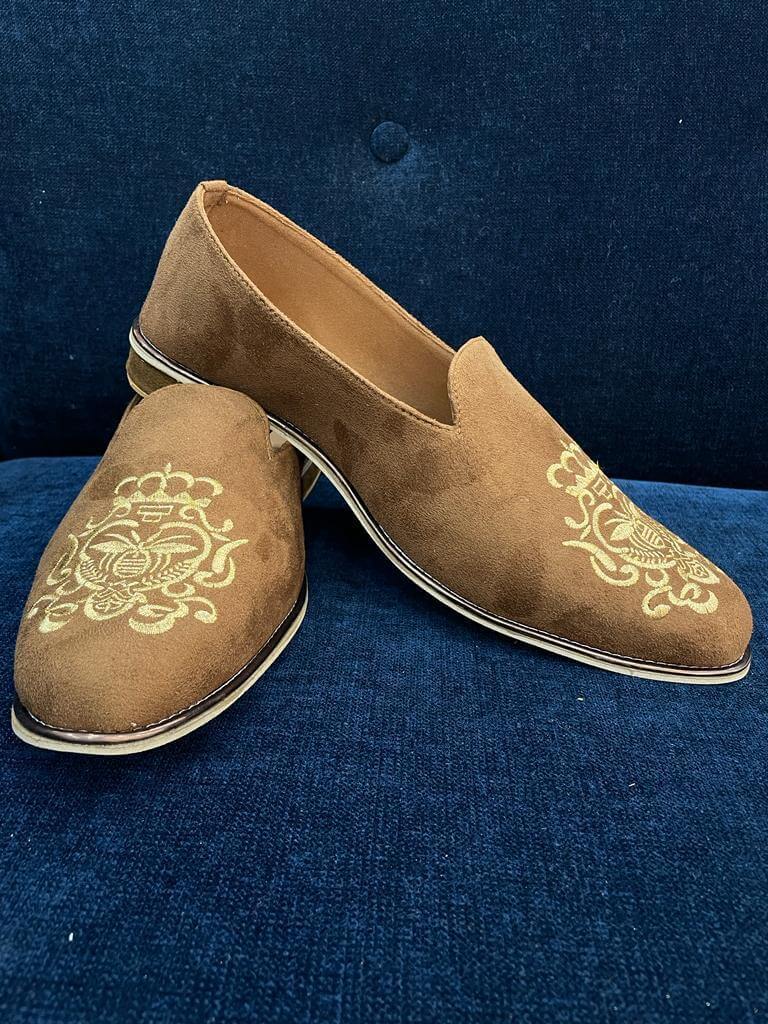 brown-velvet-embroidered-shoe
