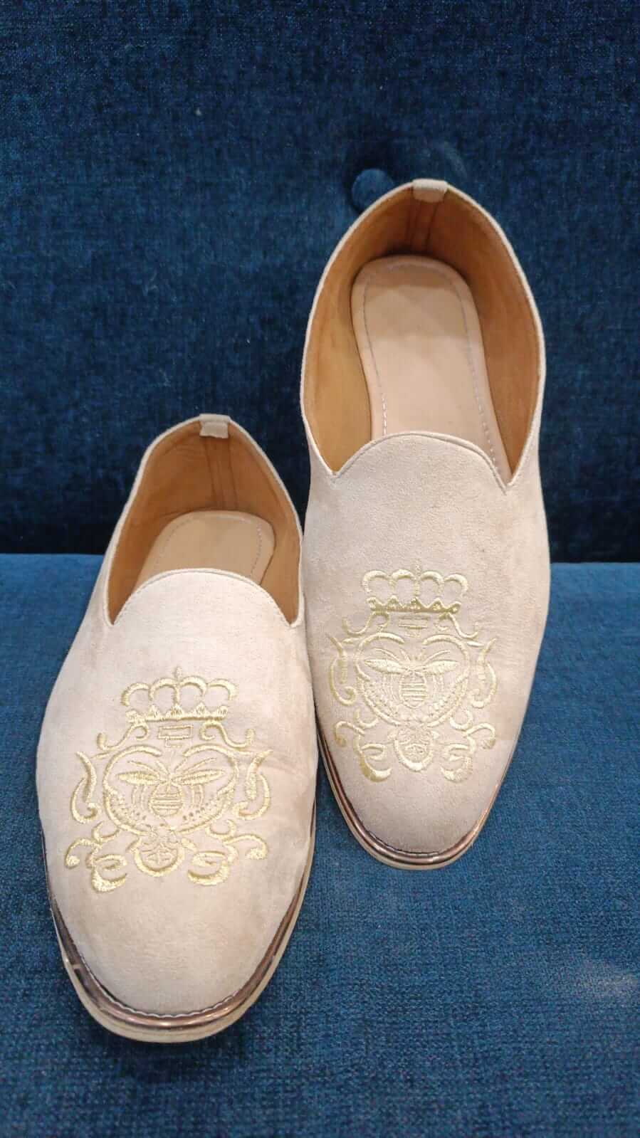 cream-velvet-embroidered-shoe