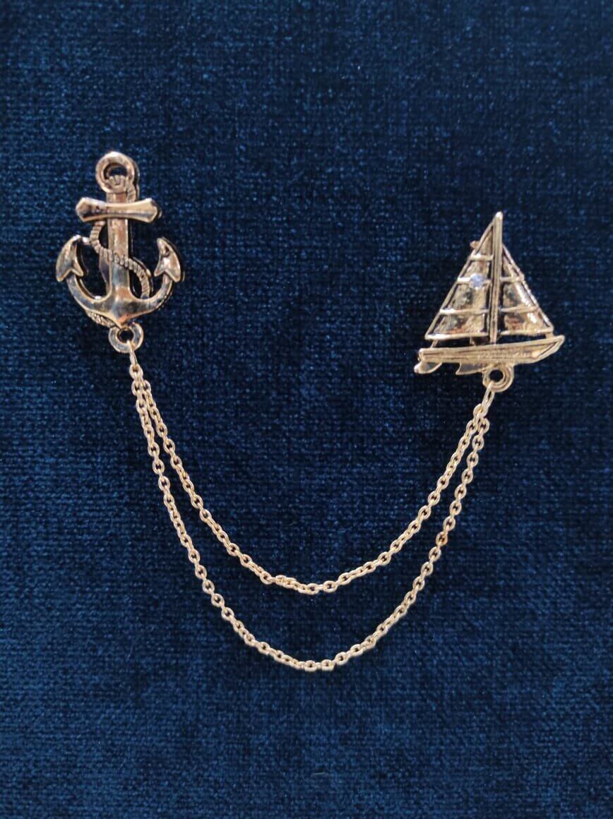 displaying image of Gold Ship Brooch