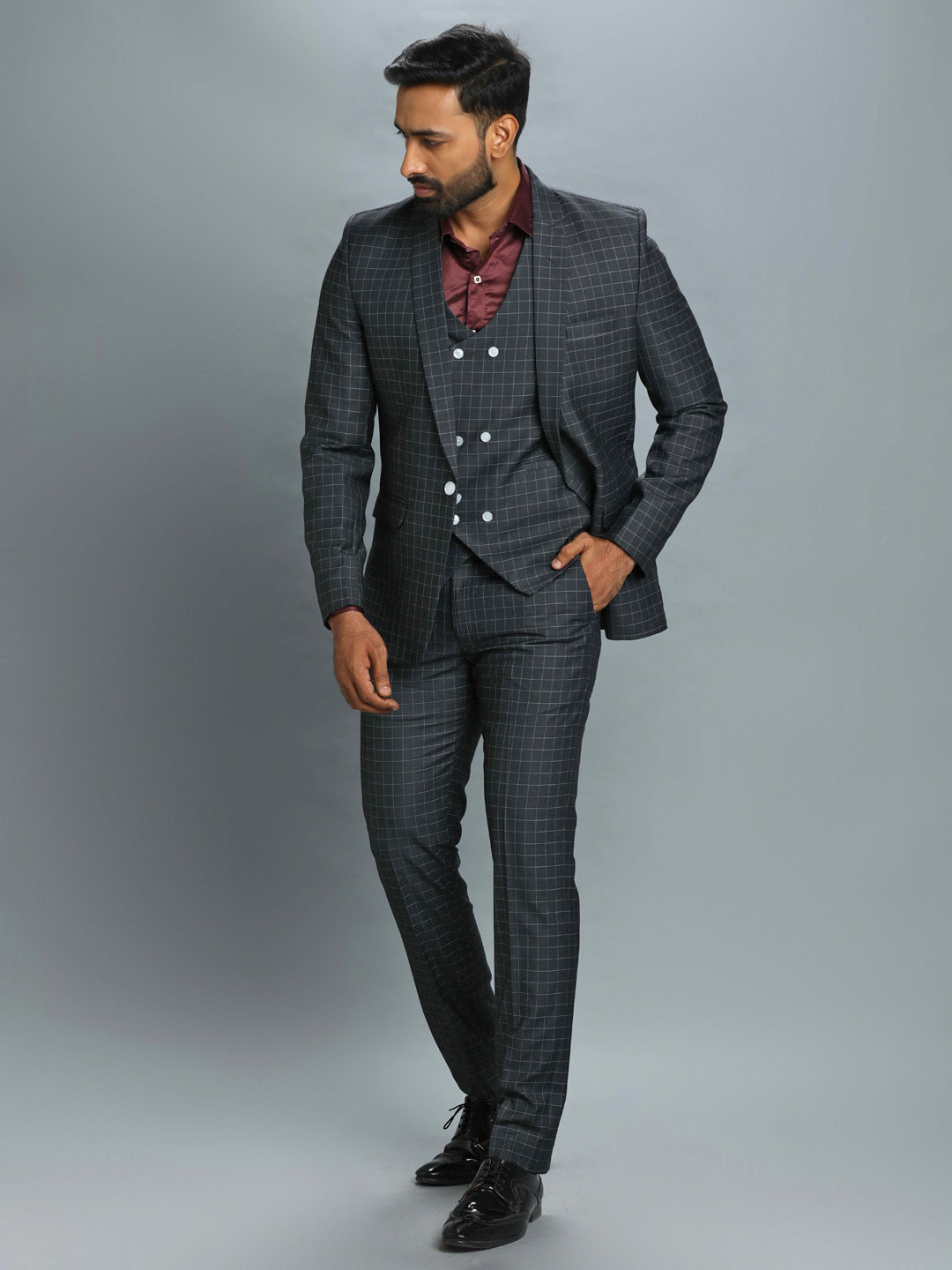 displaying image of Grey Checks 3 Piece Italy Suit