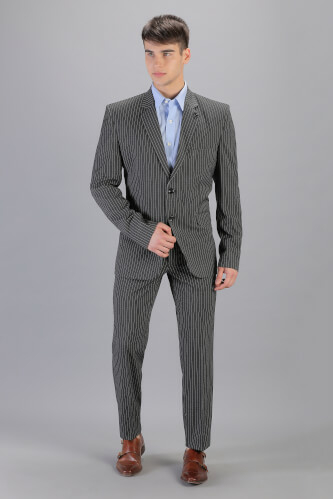 grey-verticals-solid-suit