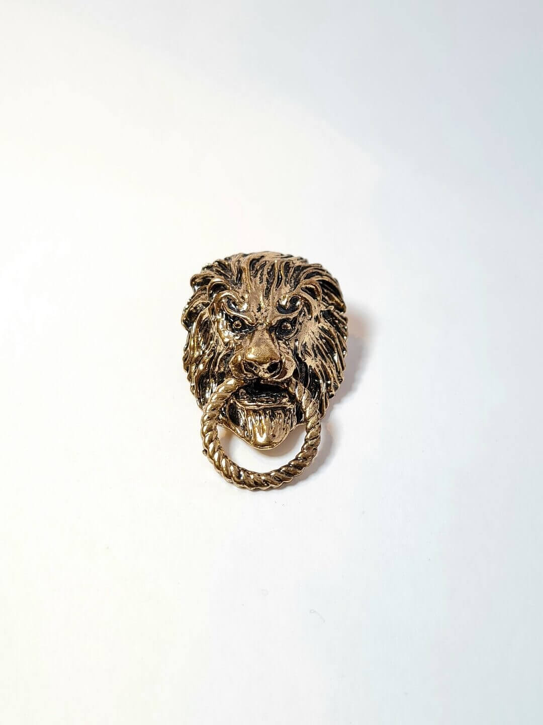 displaying image of Lion Keychain Brouch