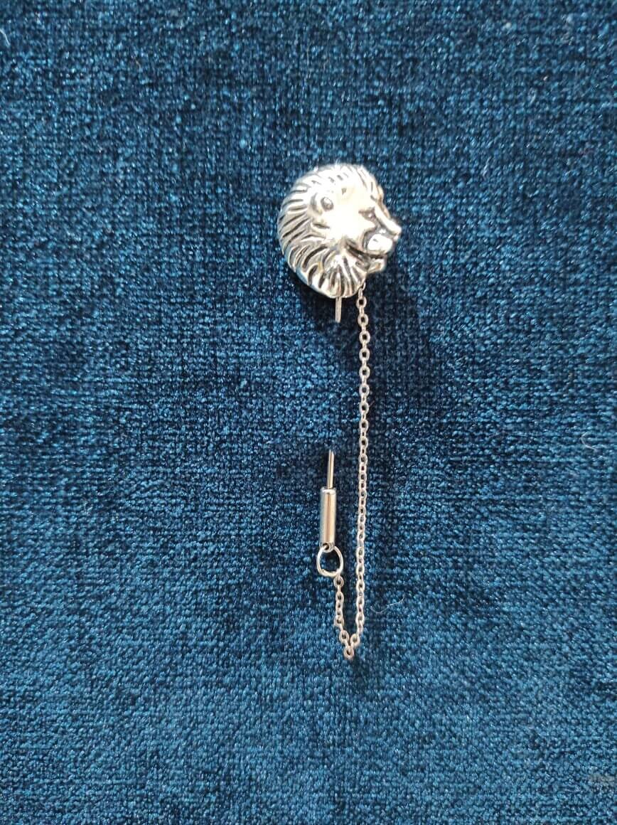 lion-pin-brooch