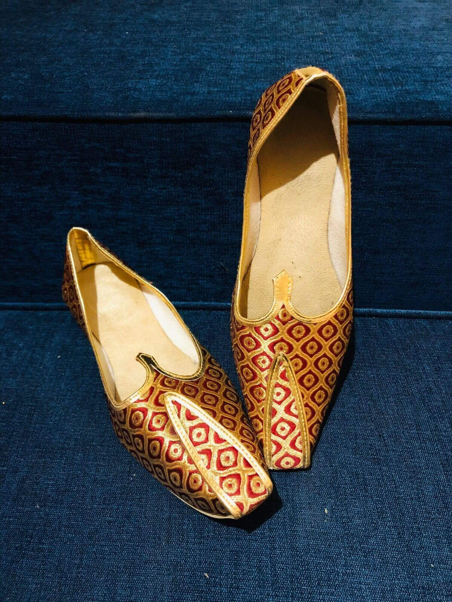 maroon-shoe