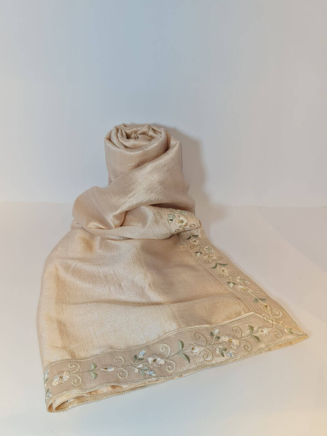 displaying image of Peach Exuberant Fancy Duppata