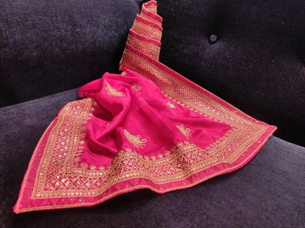 displaying image of Rani Pink Dupatta