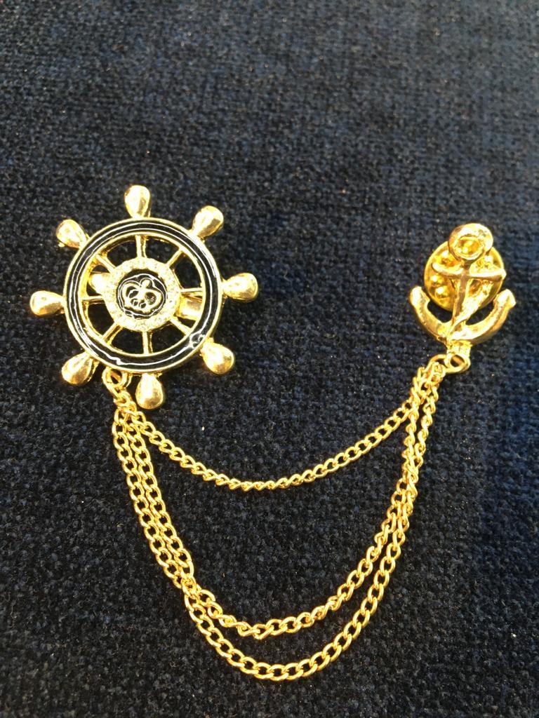sailor-chain-brooch