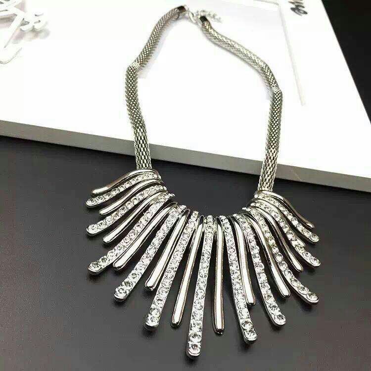 displaying image of Silver Stone Work