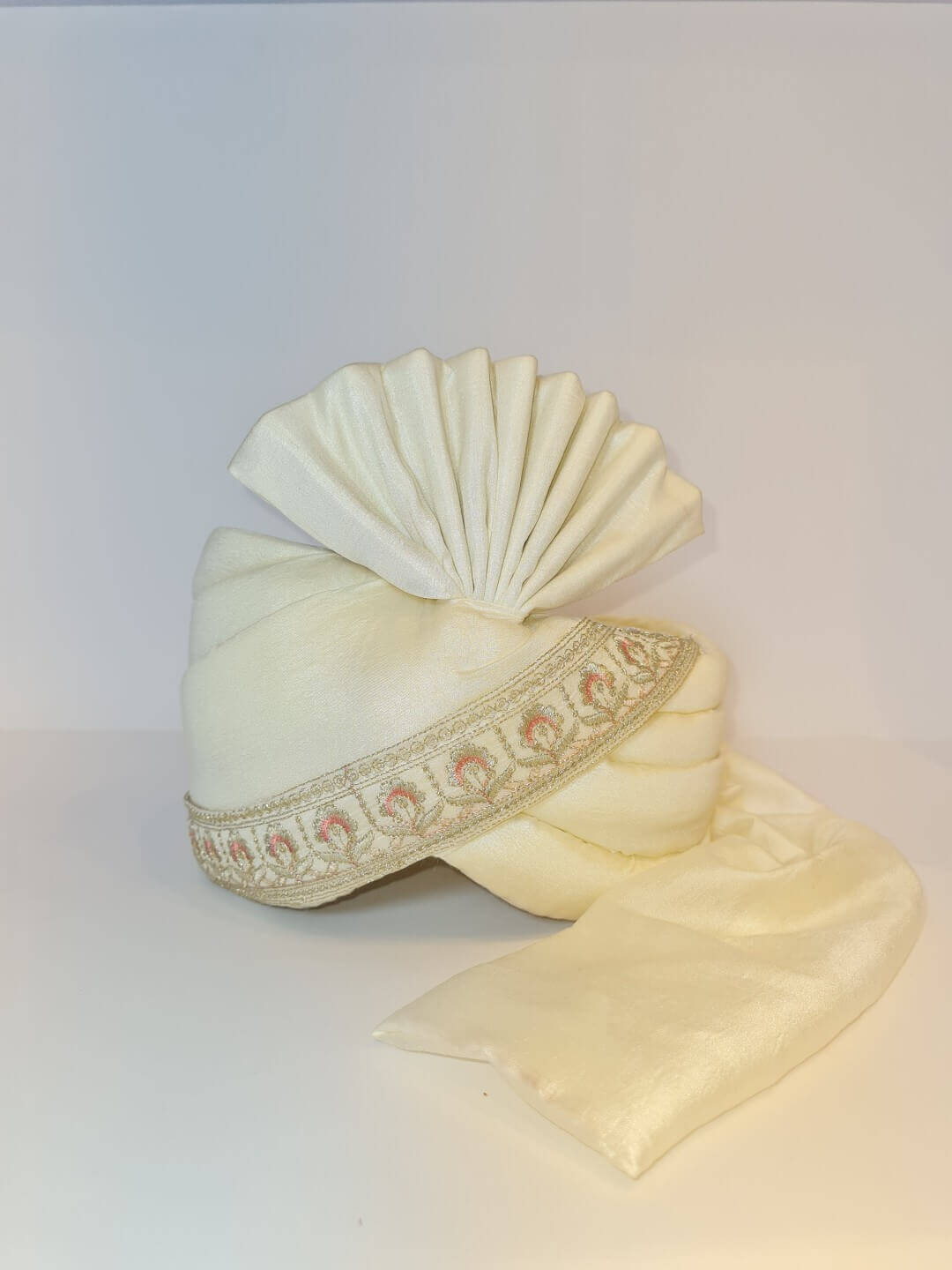 White Colorful Boundary Exuberant Pagadi