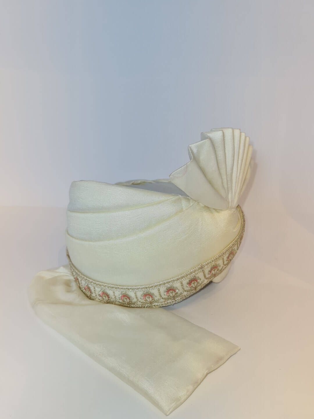 displaying image of White Colorful Boundary Exuberant Pagadi