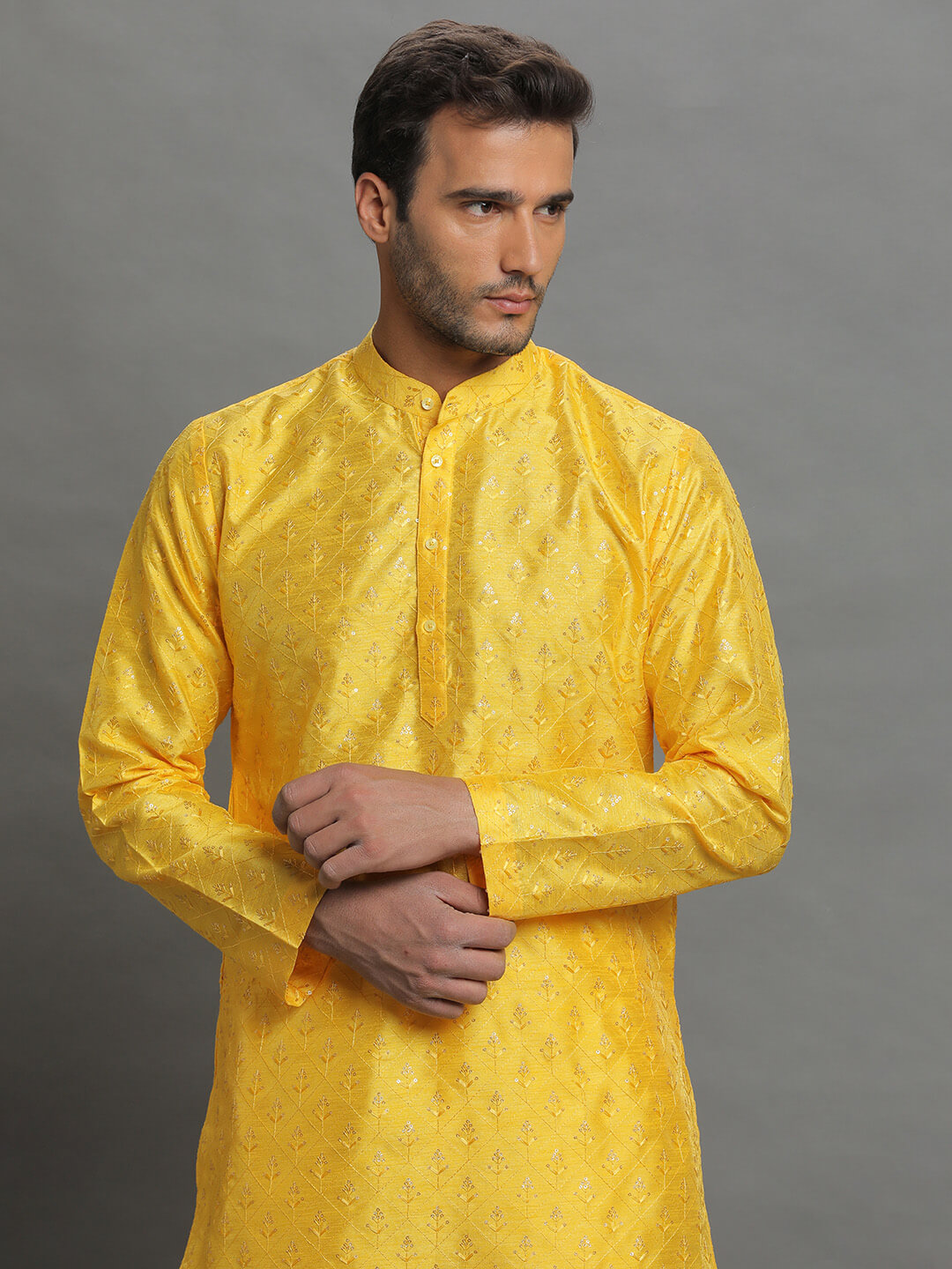 yellow-embroidered-kurta-pyjama